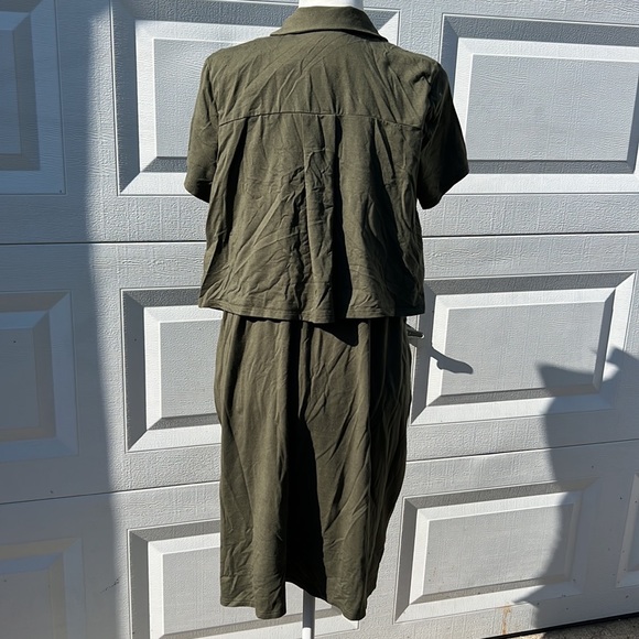 Army green button up collared pocket dress - Picture 4 of 5
